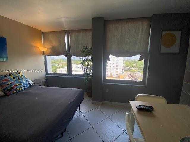 Small Image of 2899 COLLINS AVE #1002, Miami Beach Number 22