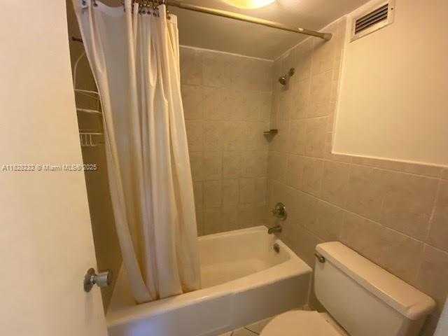 Small Image of 2899 COLLINS AVE #1002, Miami Beach Number 25