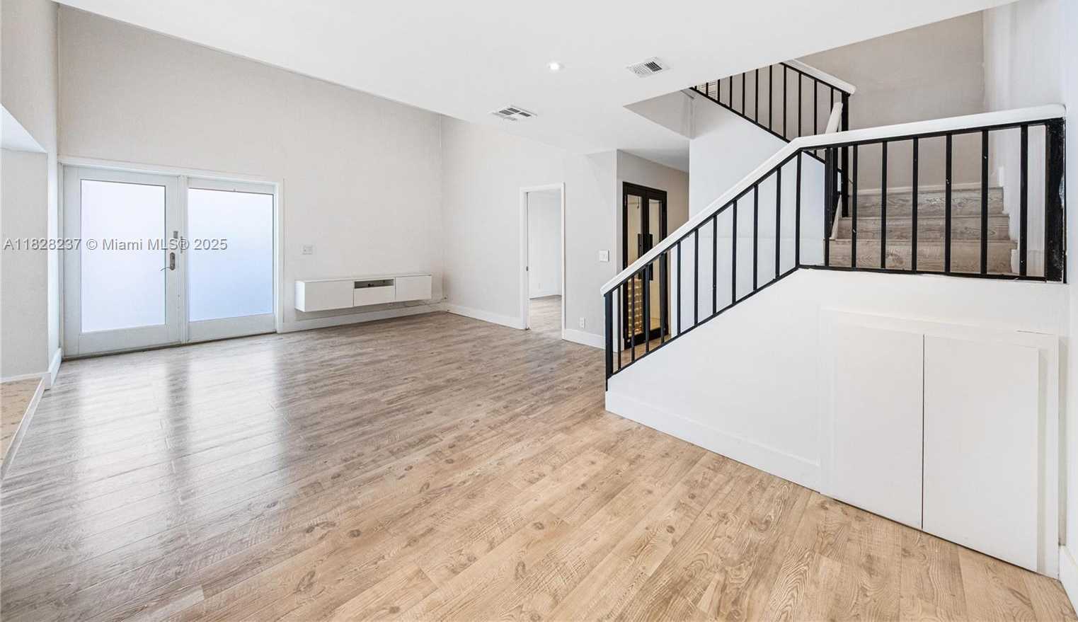 Small Image of 20945 BAY CT #134-3, Aventura Number 10