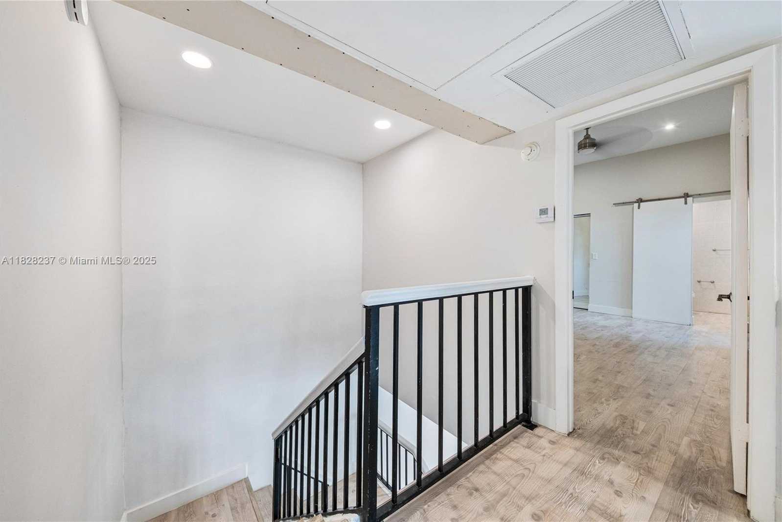 Small Image of 20945 BAY CT #134-3, Aventura Number 19