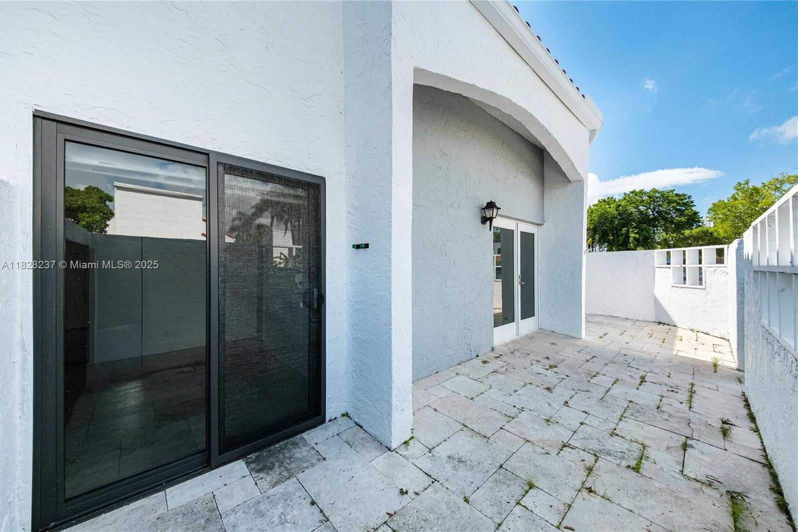Small Image of 20945 BAY CT #134-3, Aventura Number 27