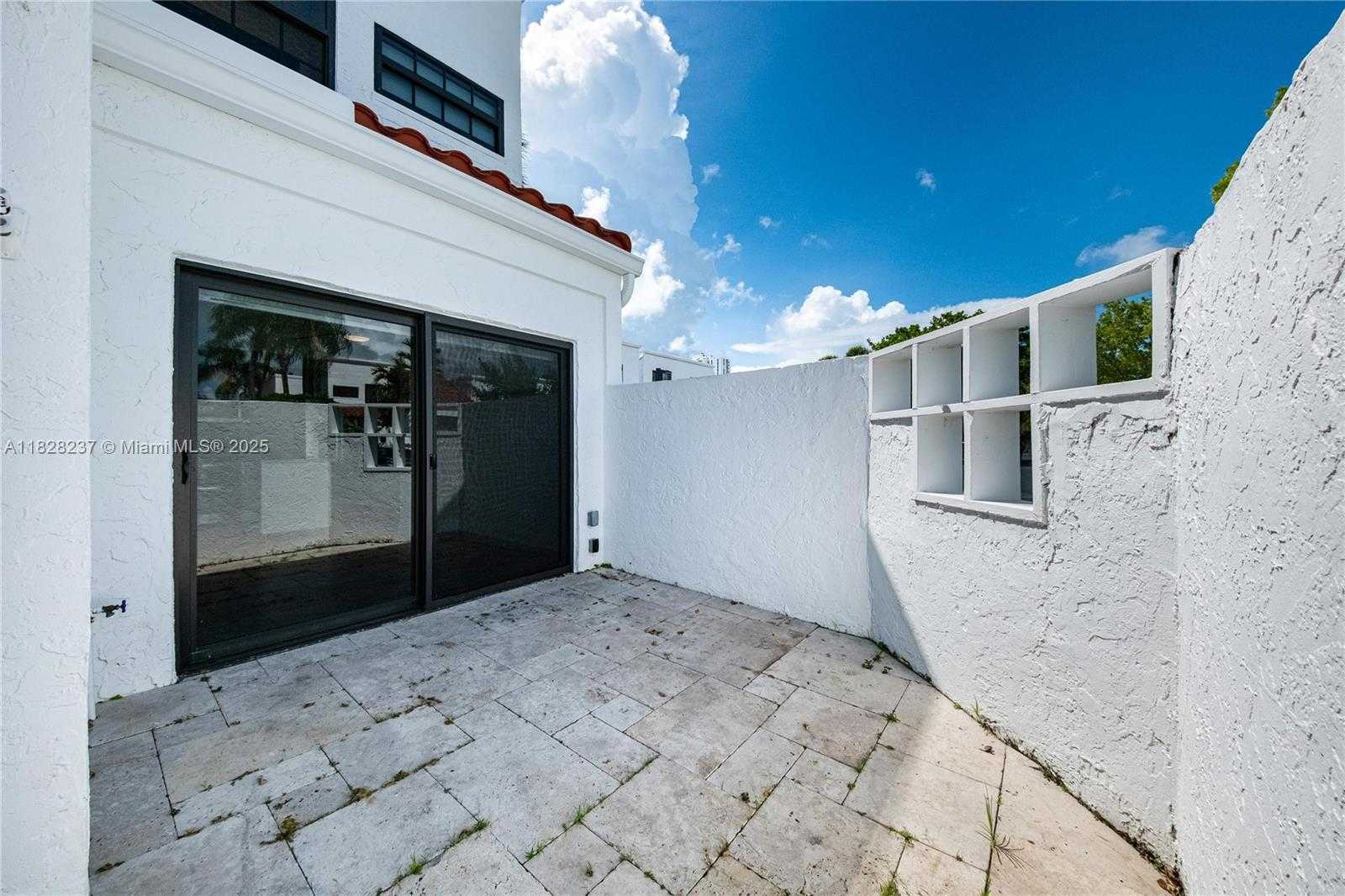Small Image of 20945 BAY CT #134-3, Aventura Number 28