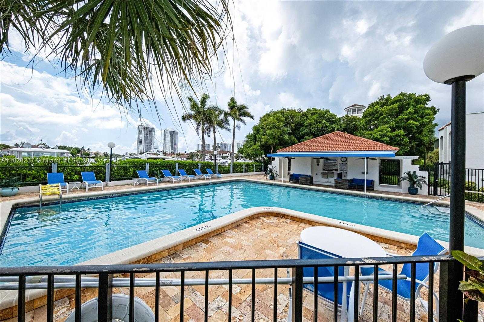 Small Image of 20945 BAY CT #134-3, Aventura Number 29