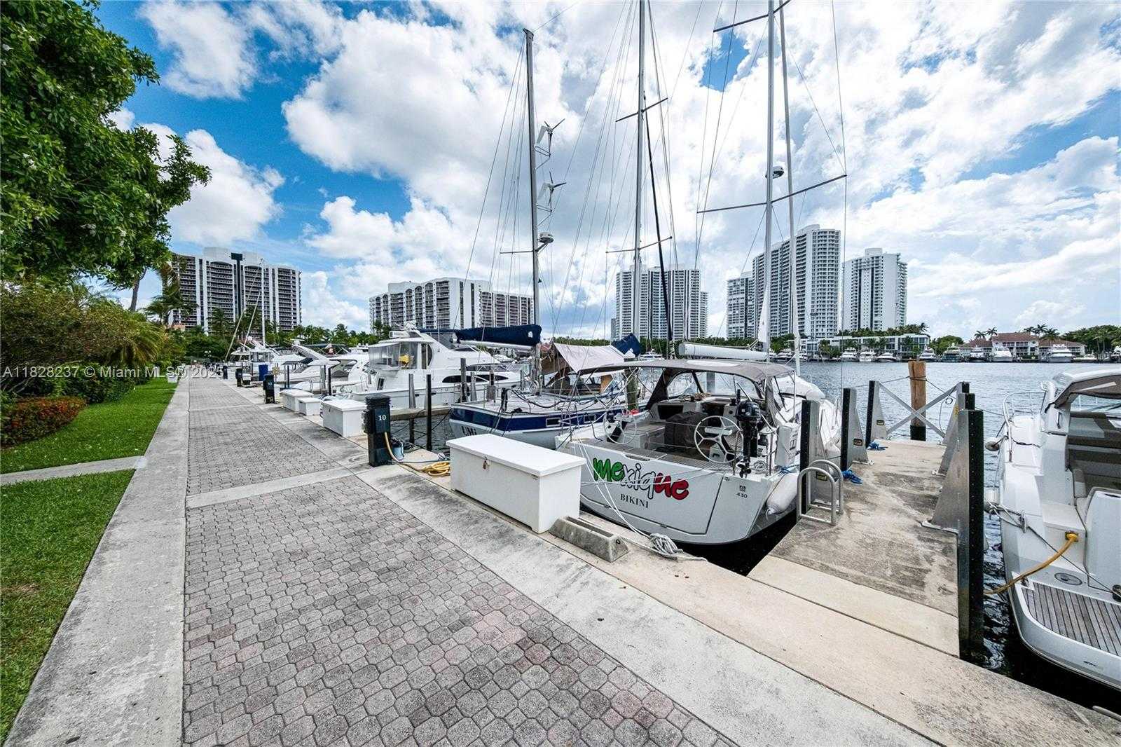 Small Image of 20945 BAY CT #134-3, Aventura Number 30