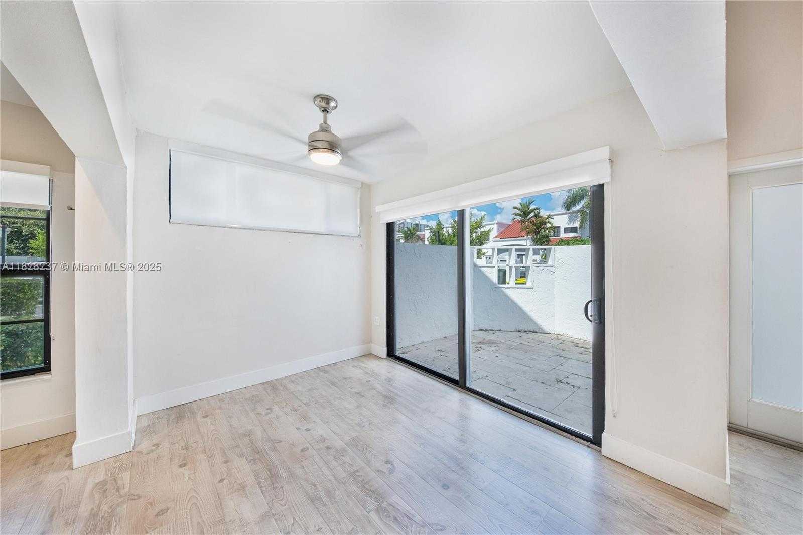 Small Image of 20945 BAY CT #134-3, Aventura Number 5