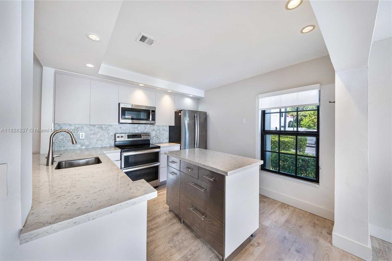 Small Image of 20945 BAY CT #134-3, Aventura Number 8
