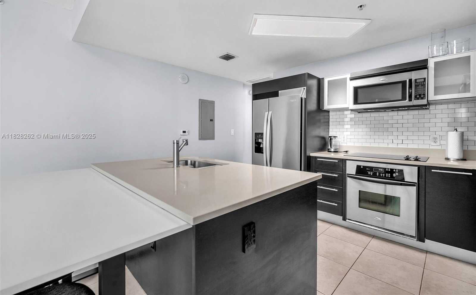 Small Image of 1900 NORTH BAYSHORE DR #3610, Miami Number 11