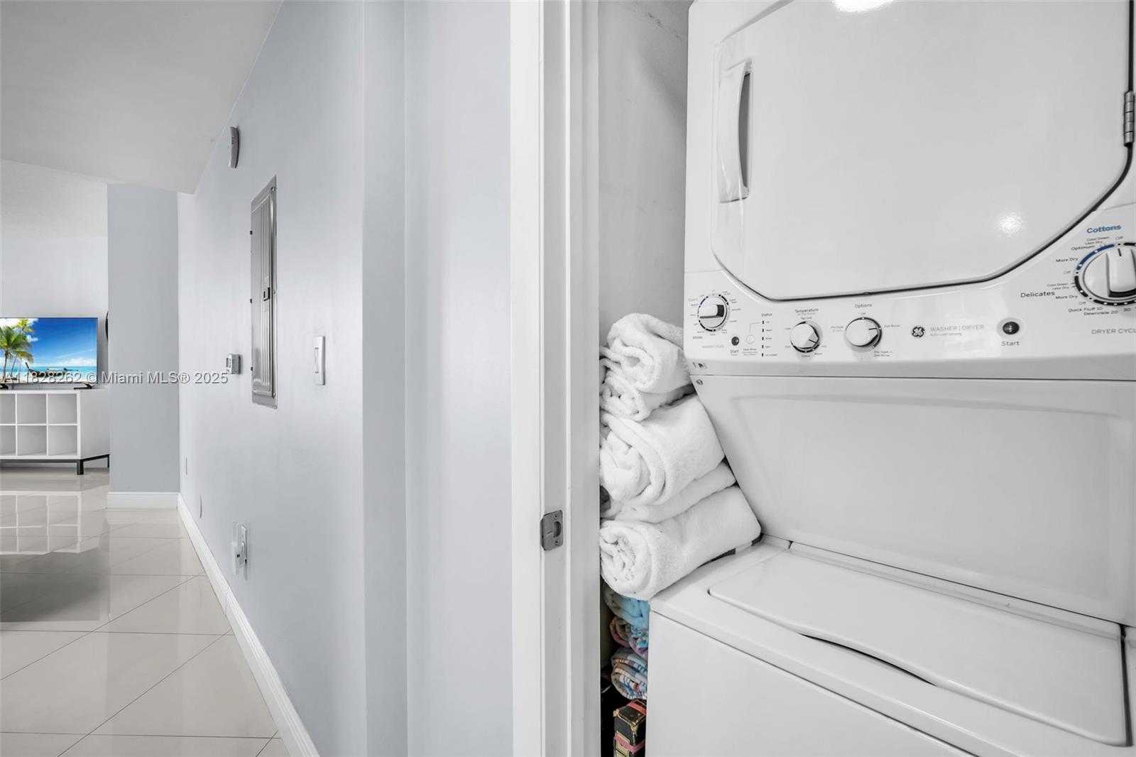 Small Image of 1900 NORTH BAYSHORE DR #3610, Miami Number 12