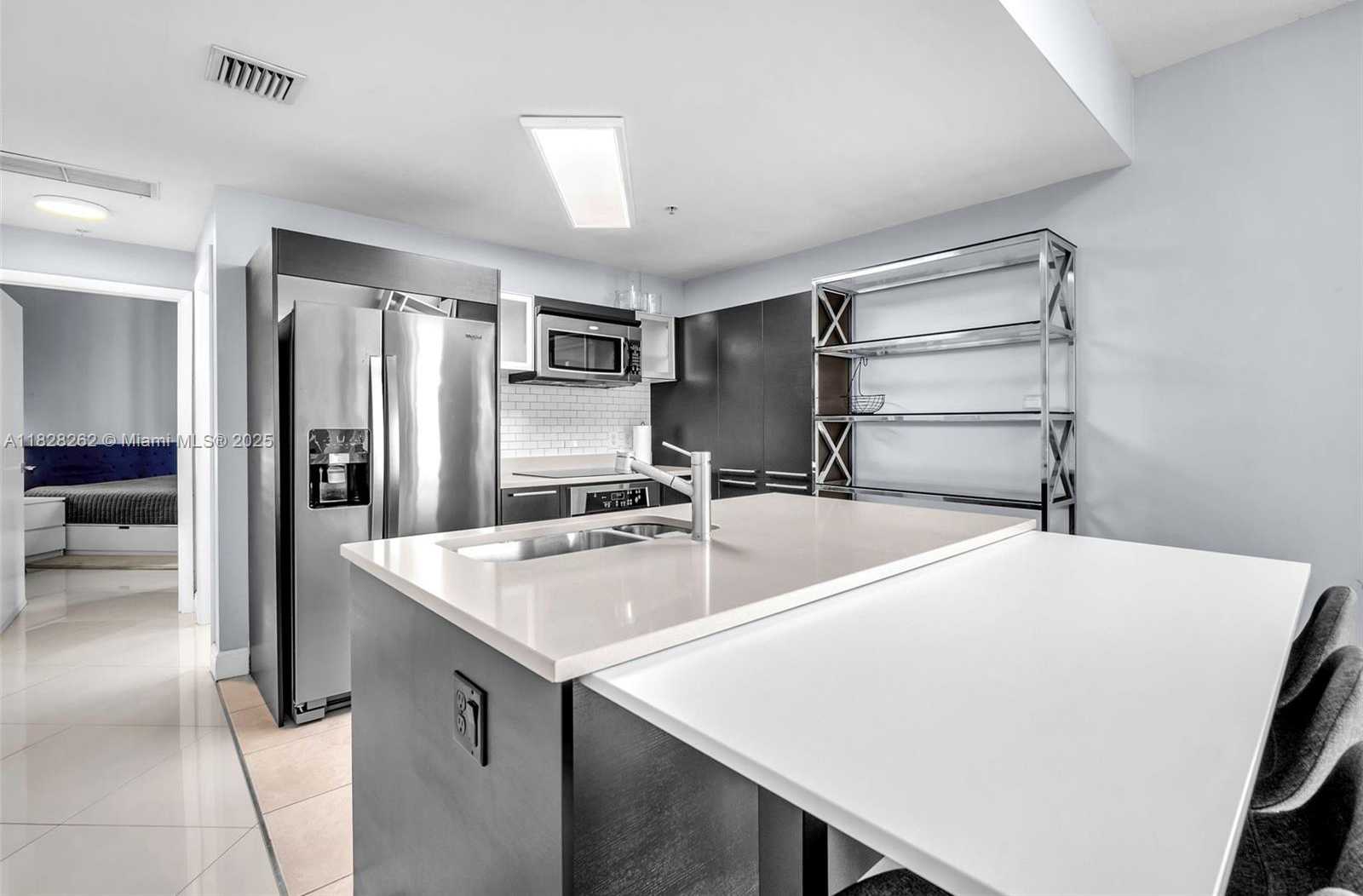 Small Image of 1900 NORTH BAYSHORE DR #3610, Miami Number 6