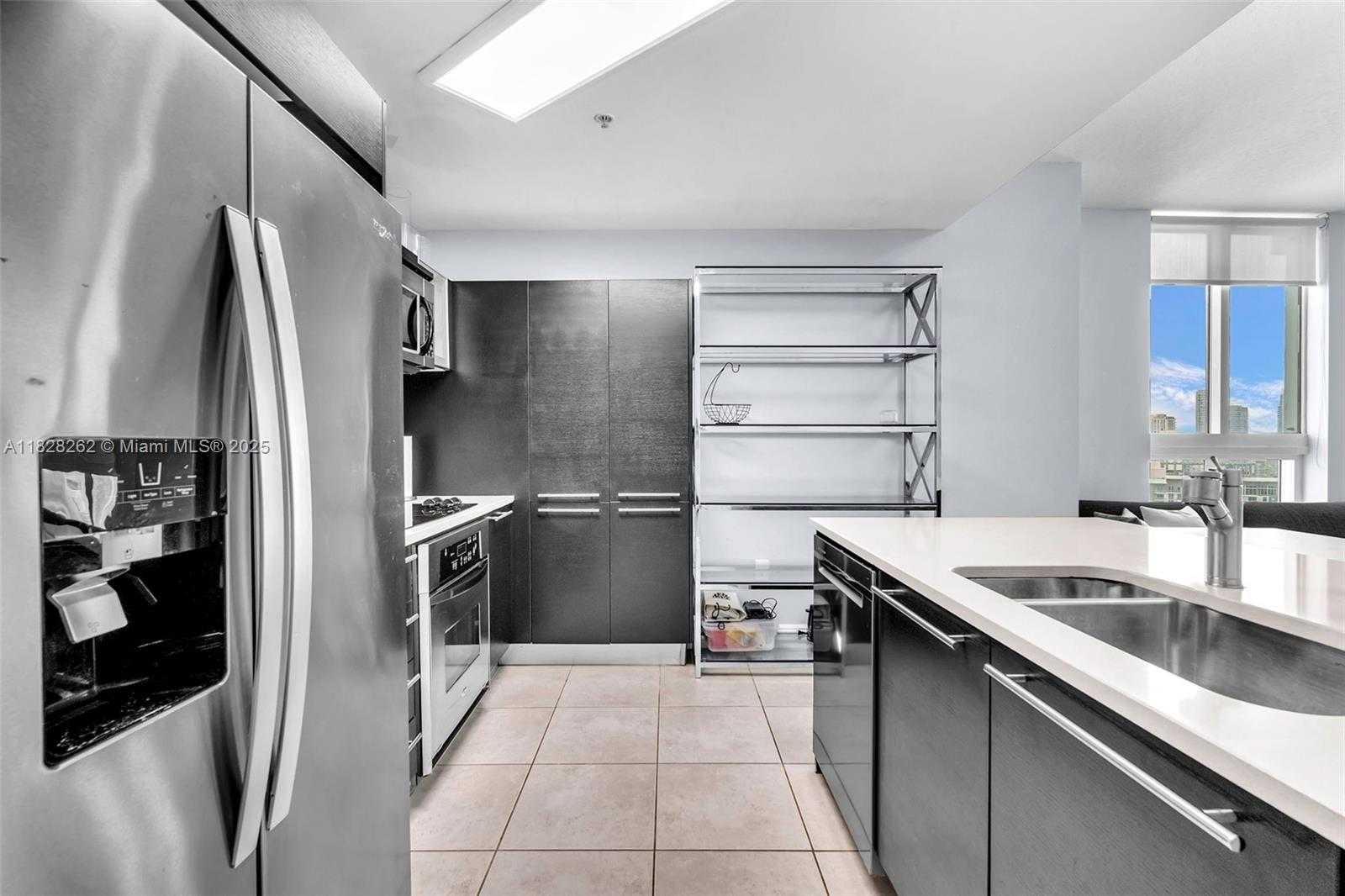 Small Image of 1900 NORTH BAYSHORE DR #3610, Miami Number 9
