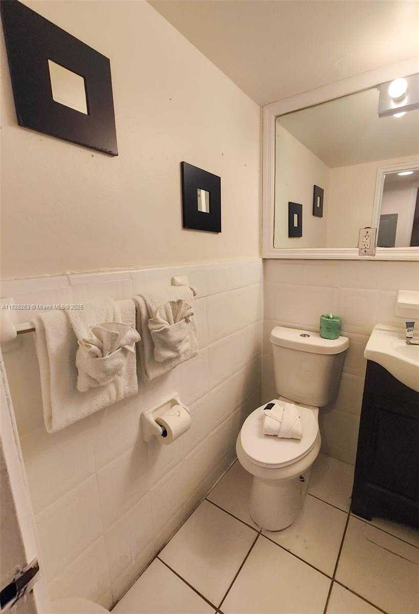Small Image of 6345 COLLINS AVE #715, Miami Beach Number 11