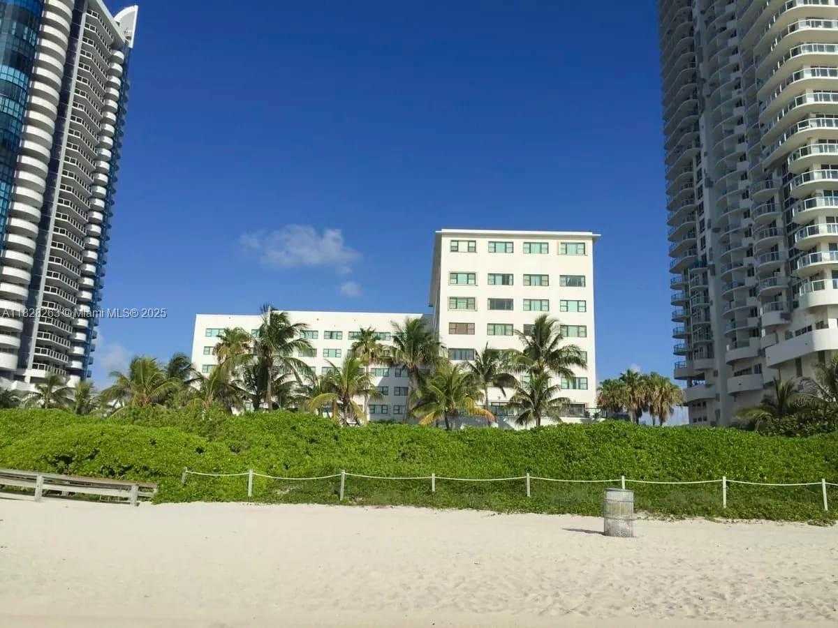 Small Image of 6345 COLLINS AVE #715, Miami Beach Number 17