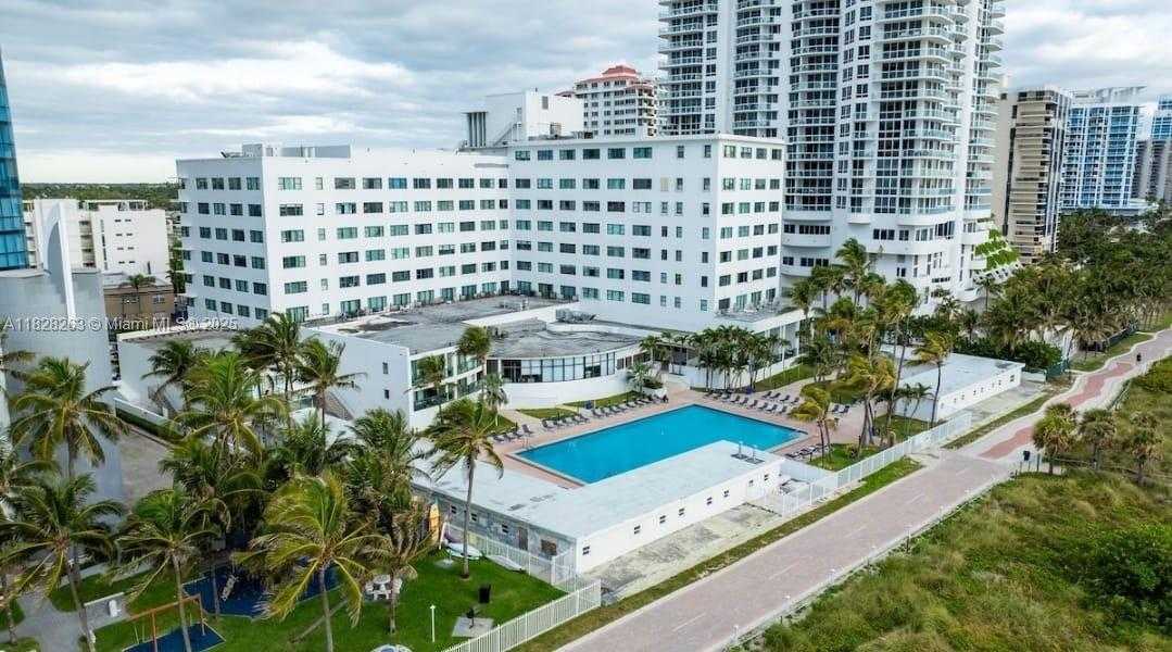 Small Image of 6345 COLLINS AVE #715, Miami Beach Number 5