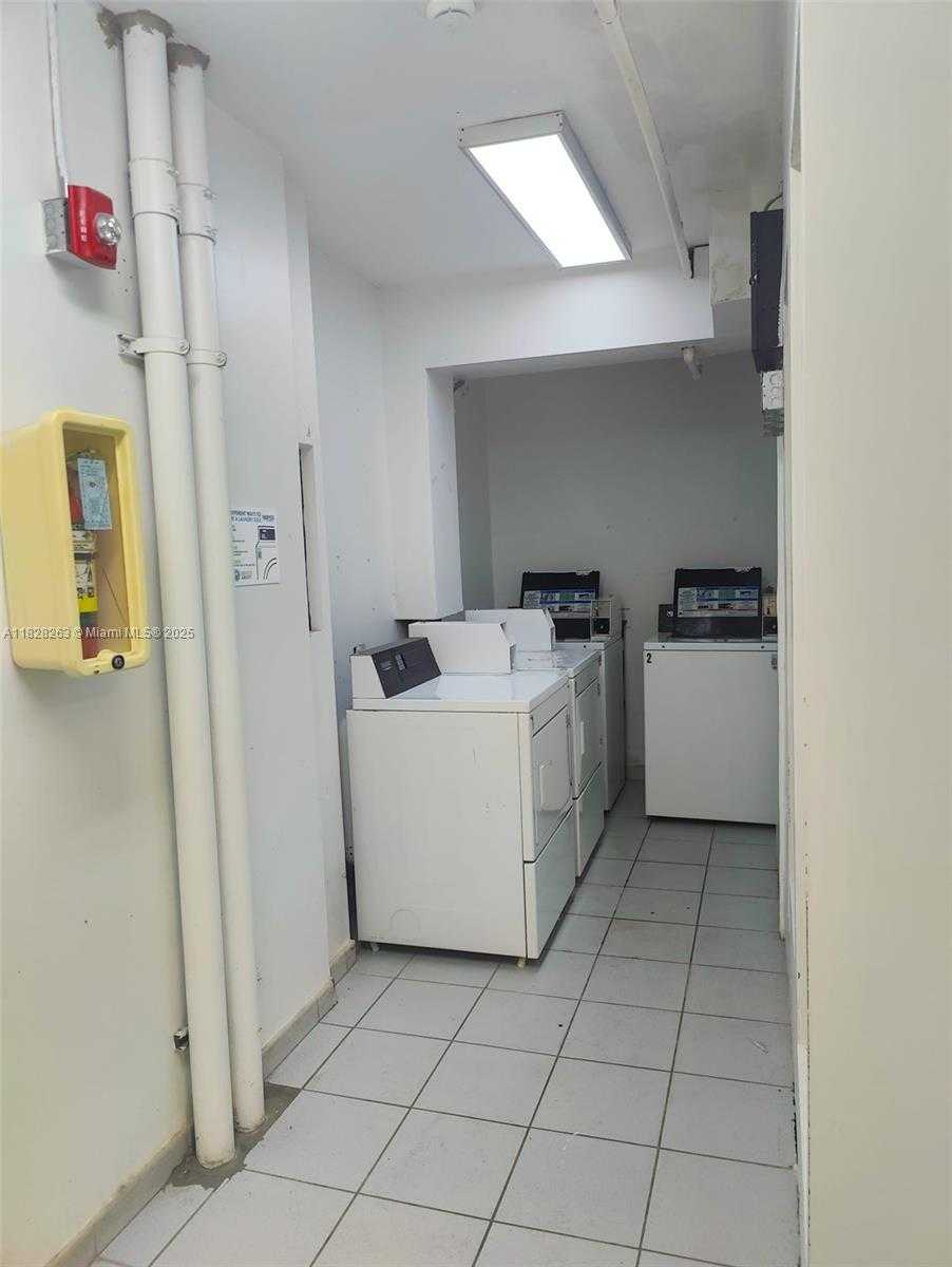 Small Image of 6345 COLLINS AVE #715, Miami Beach Number 8