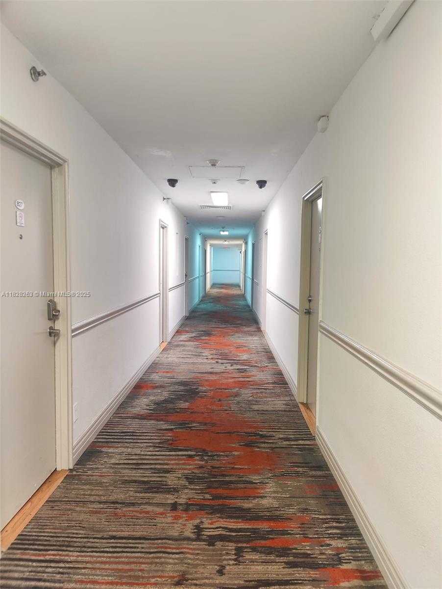 Small Image of 6345 COLLINS AVE #715, Miami Beach Number 9