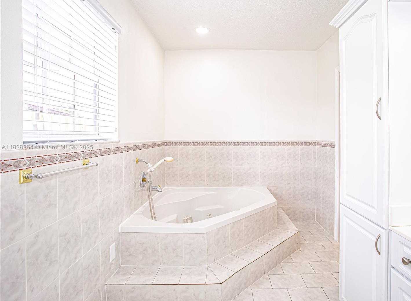 Small Image of 9371 62ND ST, Miami Number 14