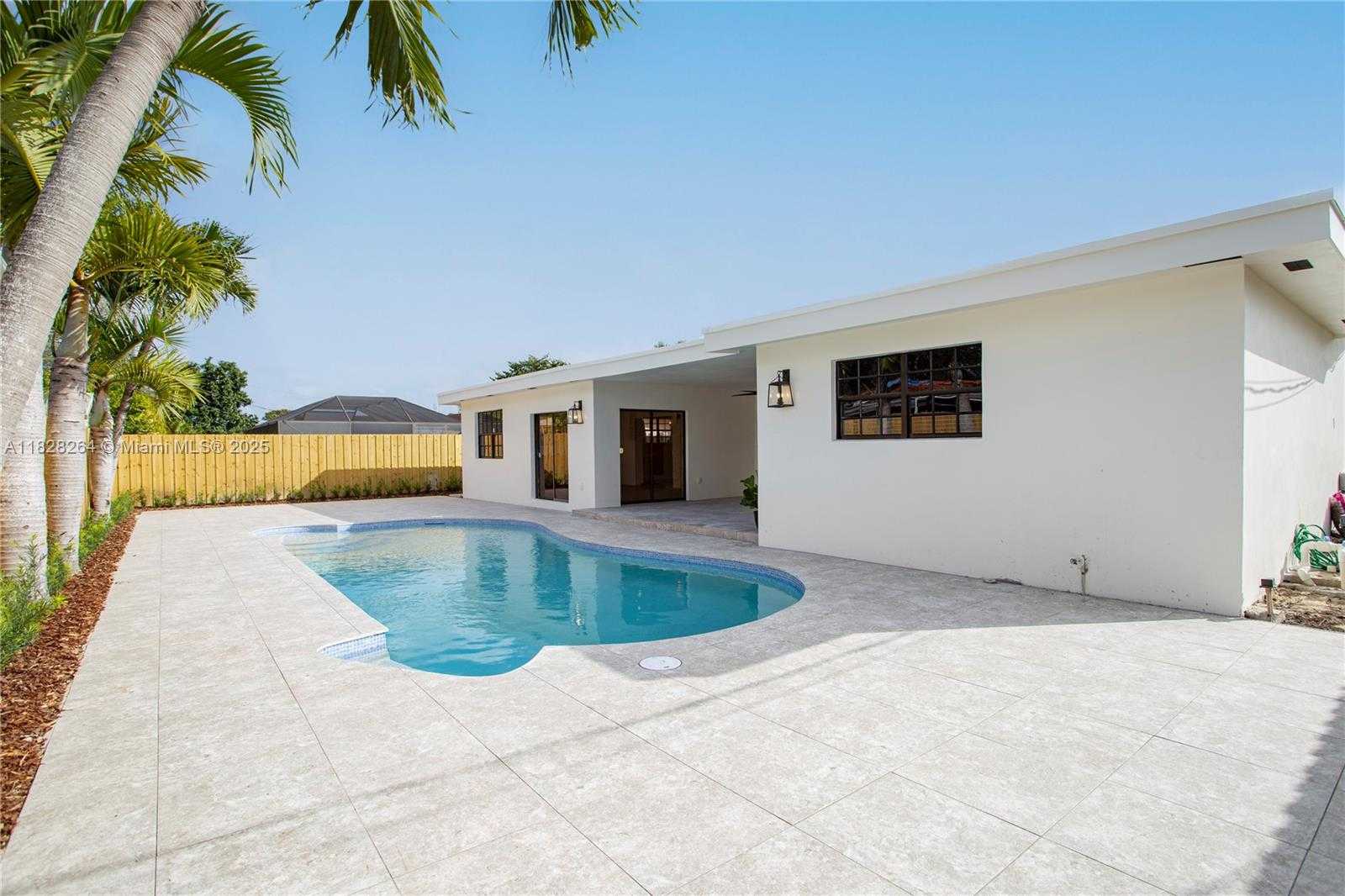 Small Image of 9371 62ND ST, Miami Number 16