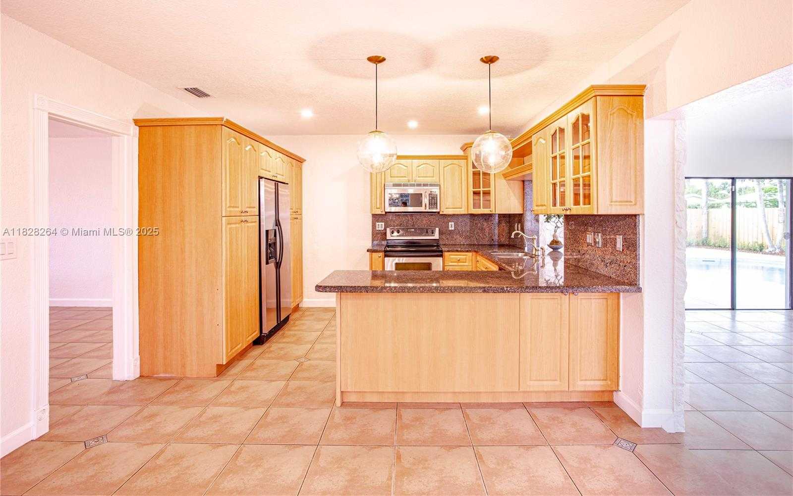Small Image of 9371 62ND ST, Miami Number 6