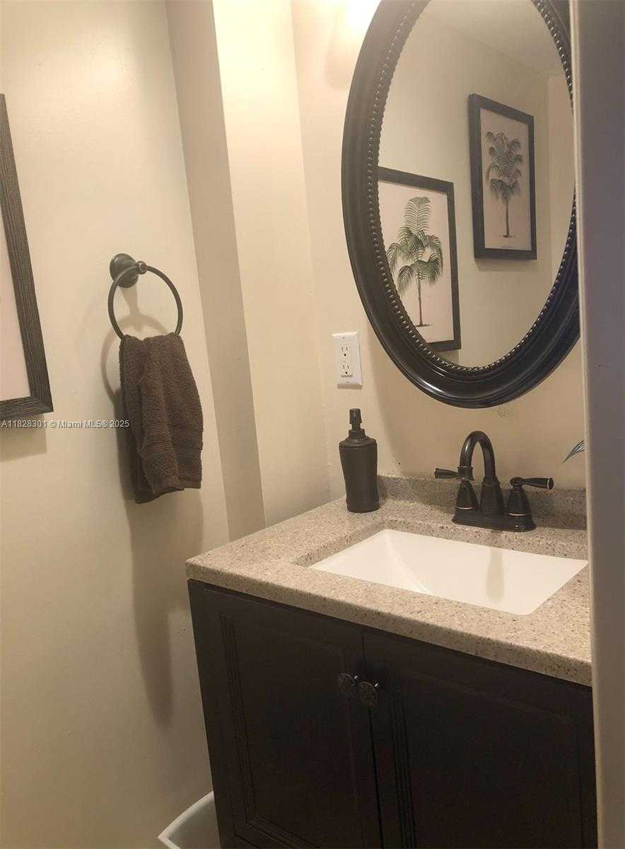 Small Image of 6917 COLLINS AVE #622, Miami Beach Number 10