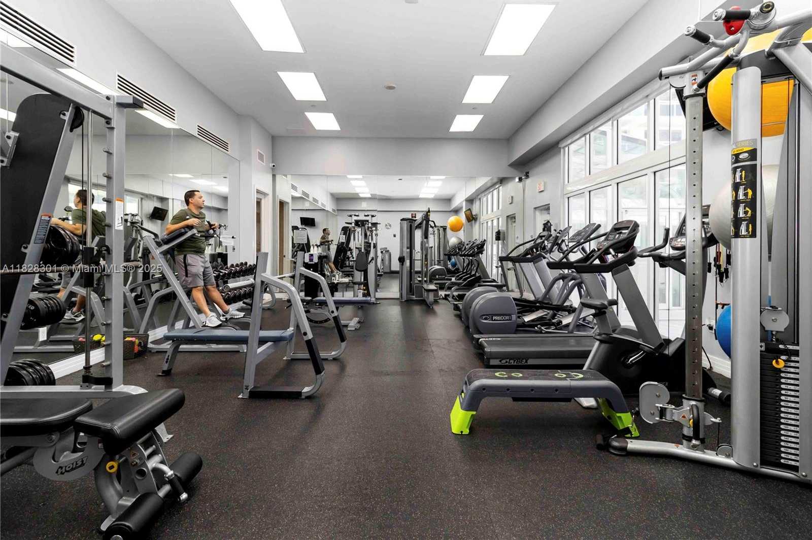 Small Image of 6917 COLLINS AVE #622, Miami Beach Number 12