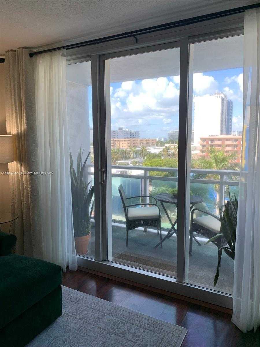 Small Image of 6917 COLLINS AVE #622, Miami Beach Number 2