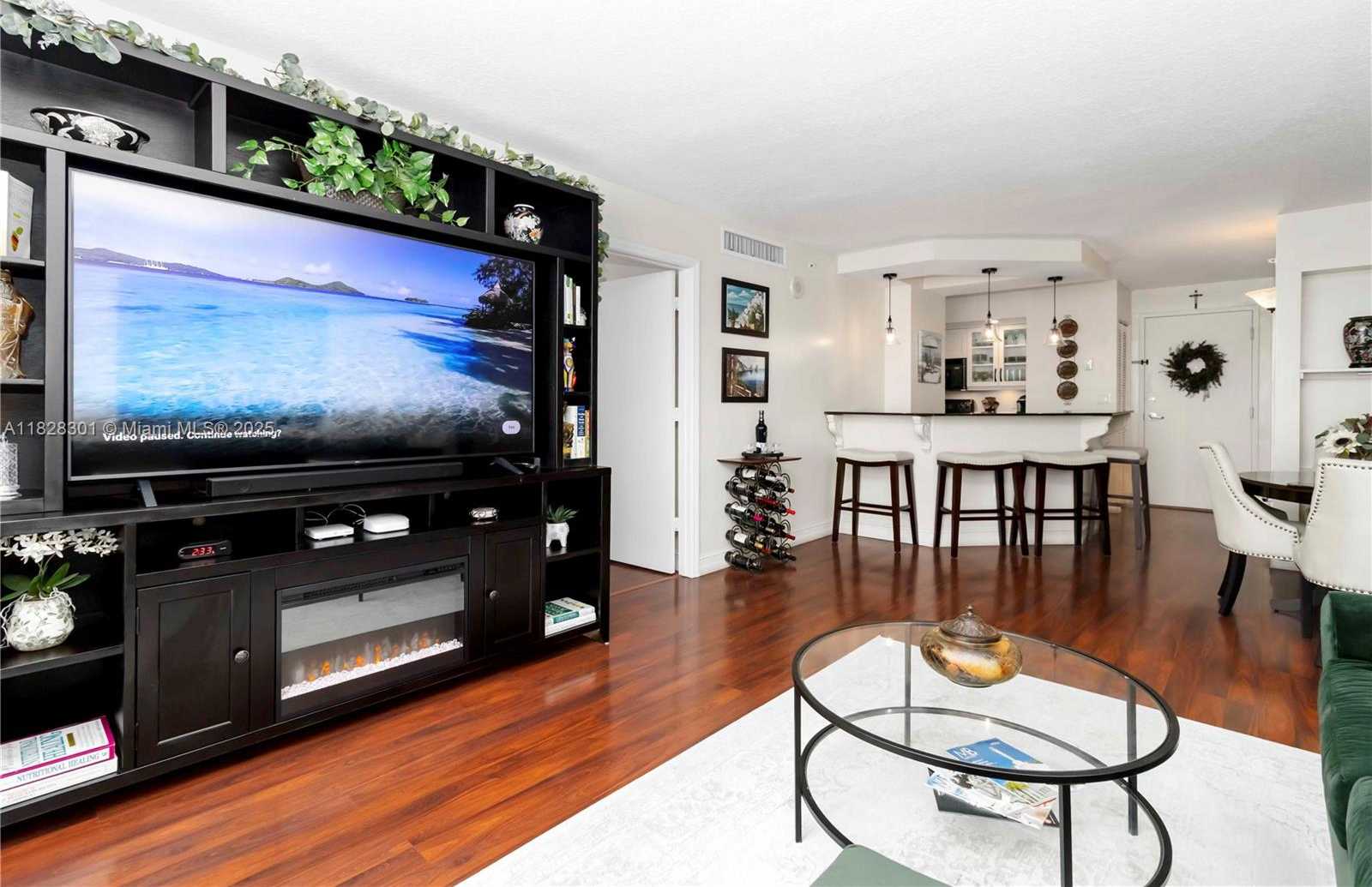 Small Image of 6917 COLLINS AVE #622, Miami Beach Number 3