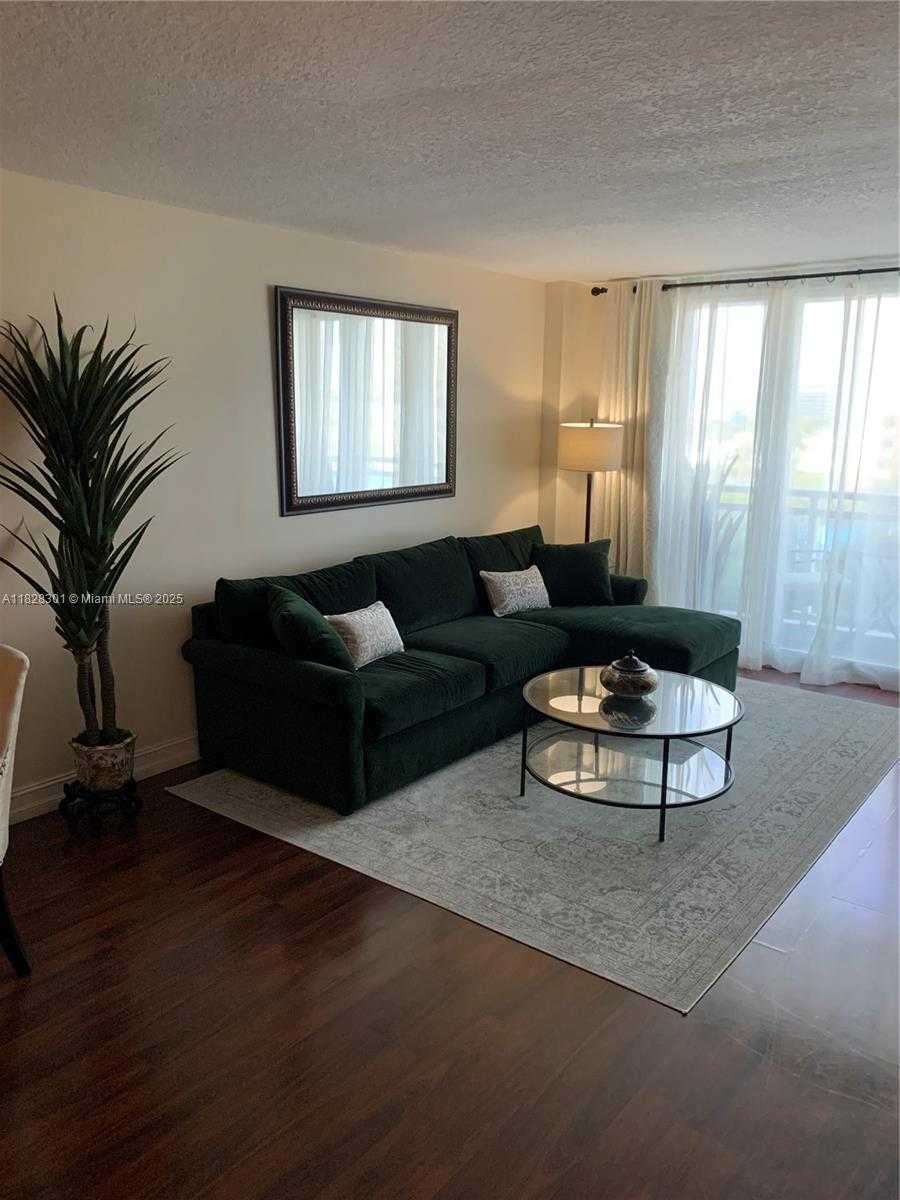 Small Image of 6917 COLLINS AVE #622, Miami Beach Number 4