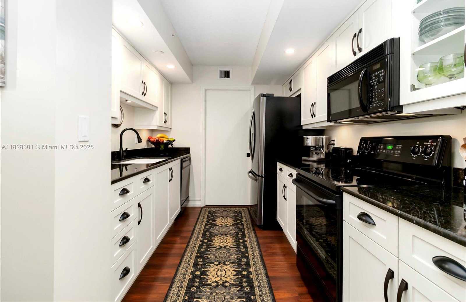 Small Image of 6917 COLLINS AVE #622, Miami Beach Number 5