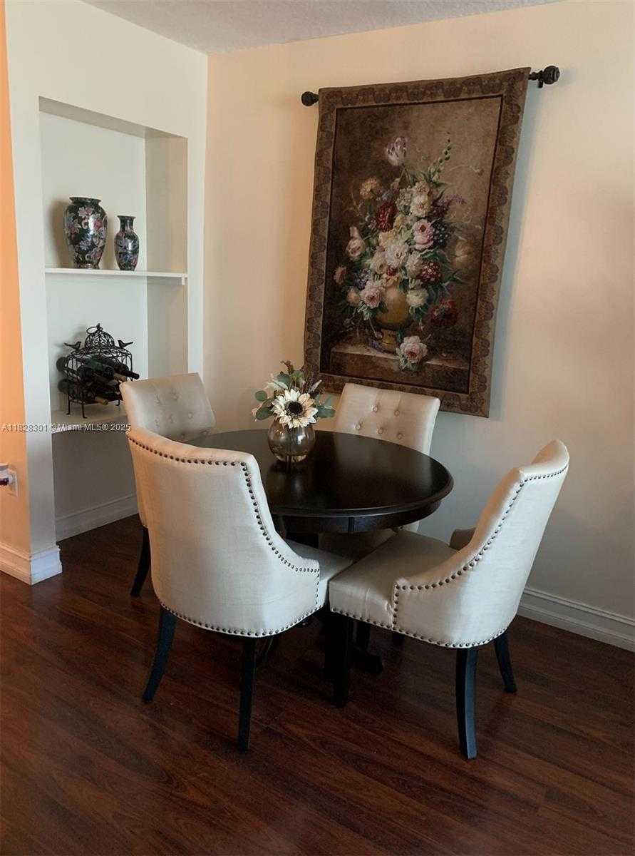 Small Image of 6917 COLLINS AVE #622, Miami Beach Number 7