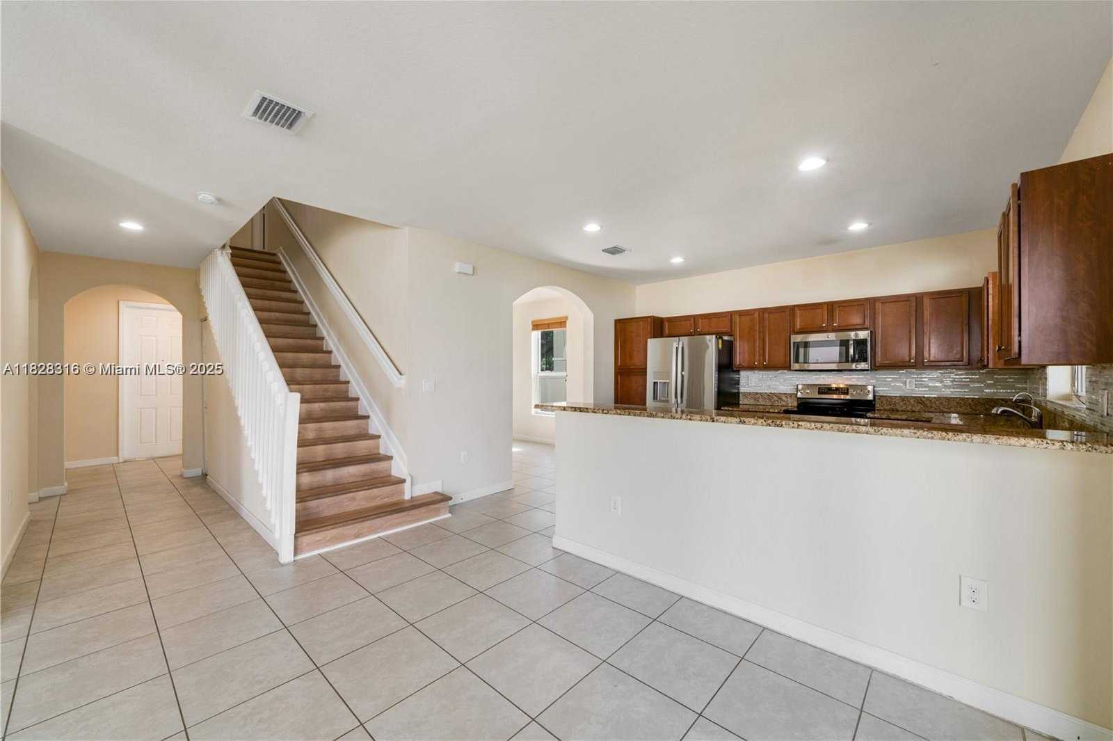 Small Image of 16946 SOUTH WEST 90TH TERR CI, Miami Number 11