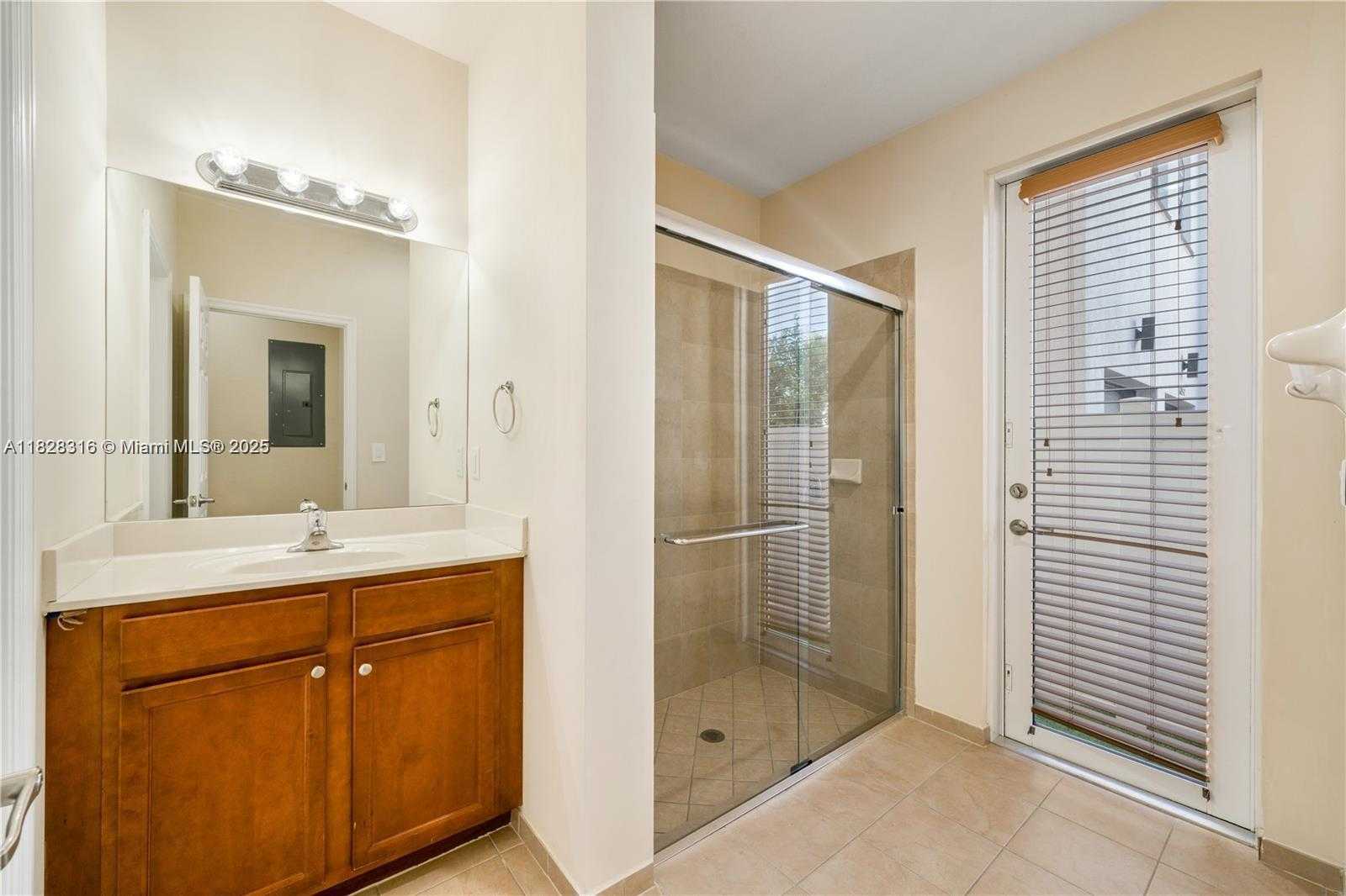 Small Image of 16946 SOUTH WEST 90TH TERR CI, Miami Number 15