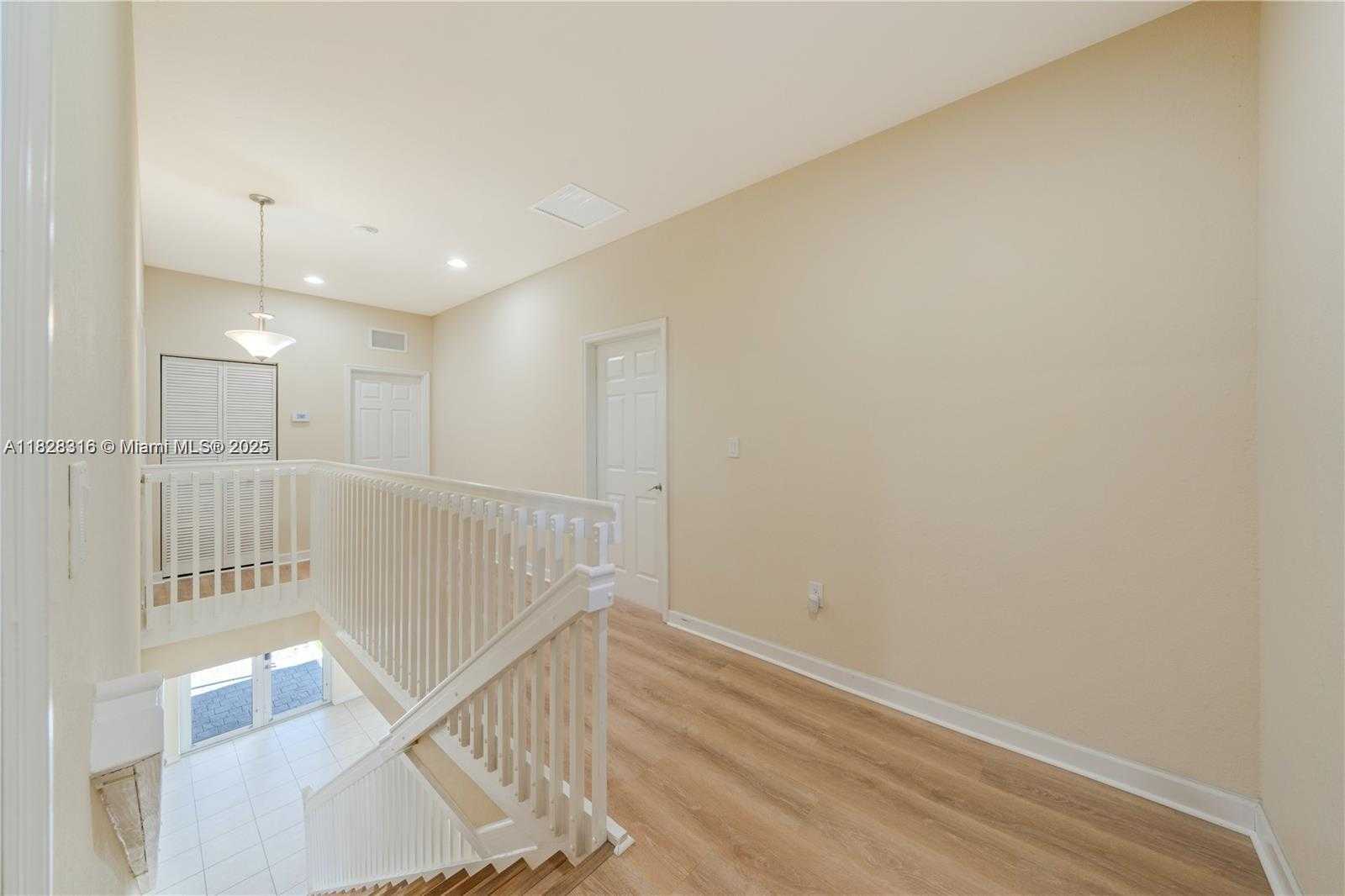 Small Image of 16946 SOUTH WEST 90TH TERR CI, Miami Number 16