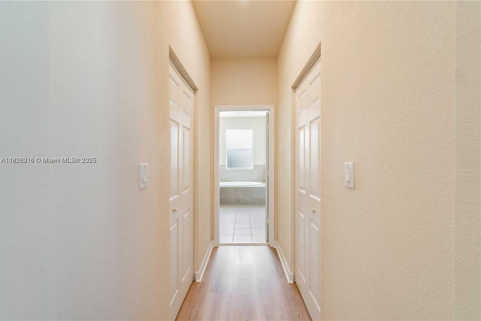 Small Image of 16946 SOUTH WEST 90TH TERR CI, Miami Number 18