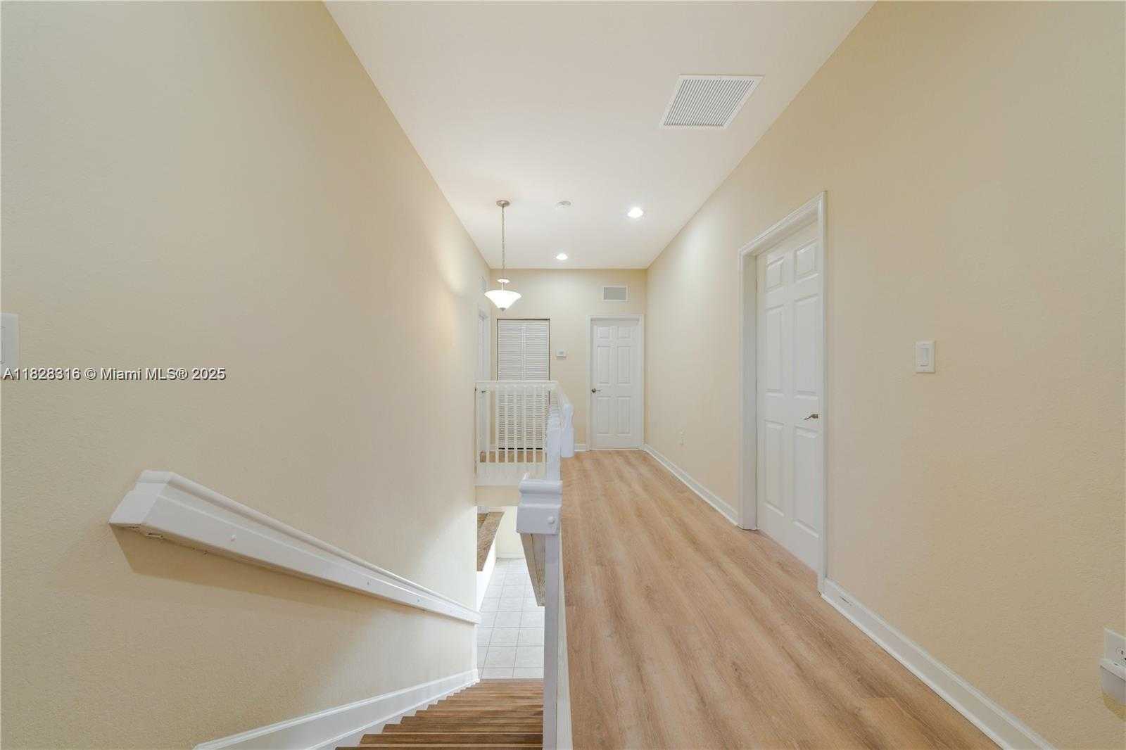 Small Image of 16946 SOUTH WEST 90TH TERR CI, Miami Number 21