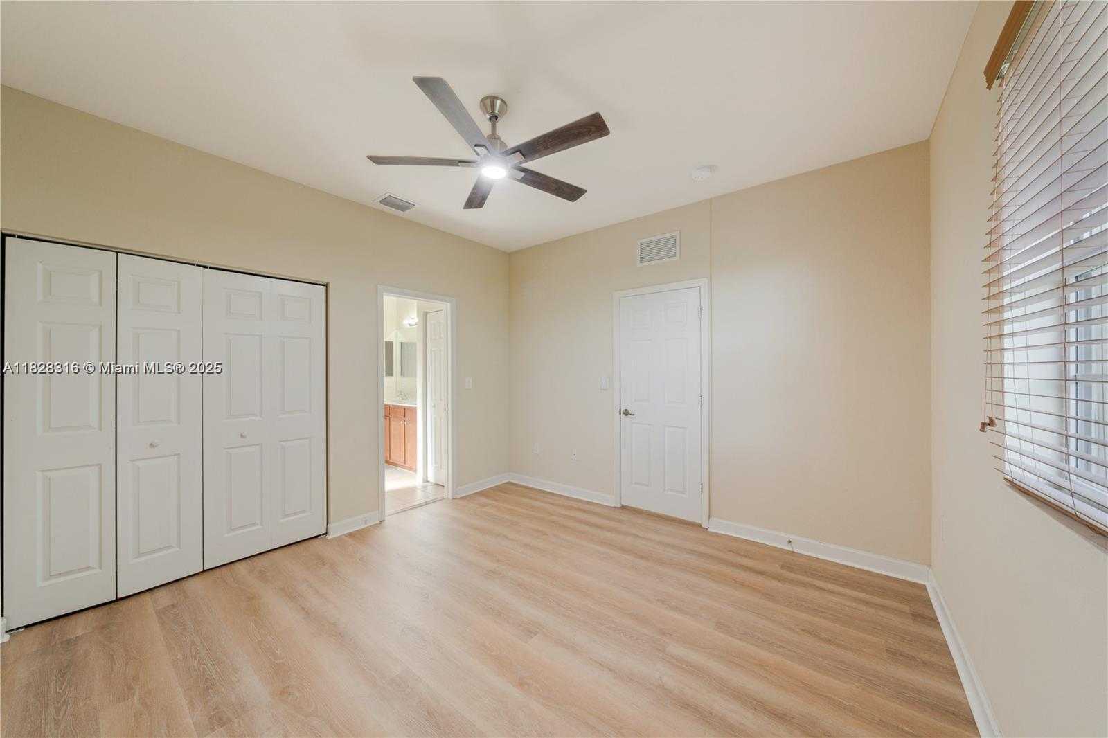 Small Image of 16946 SOUTH WEST 90TH TERR CI, Miami Number 22