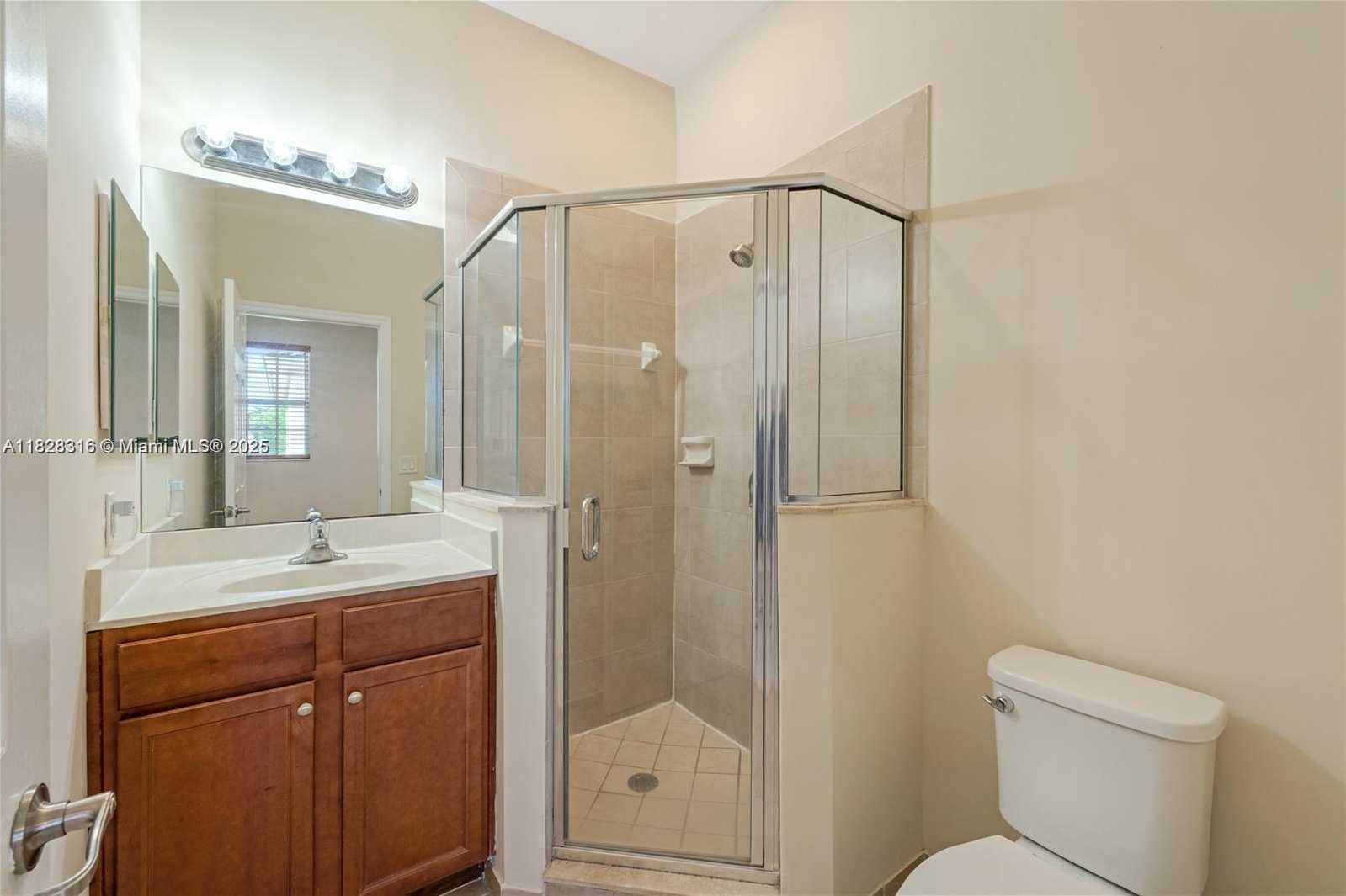 Small Image of 16946 SOUTH WEST 90TH TERR CI, Miami Number 32