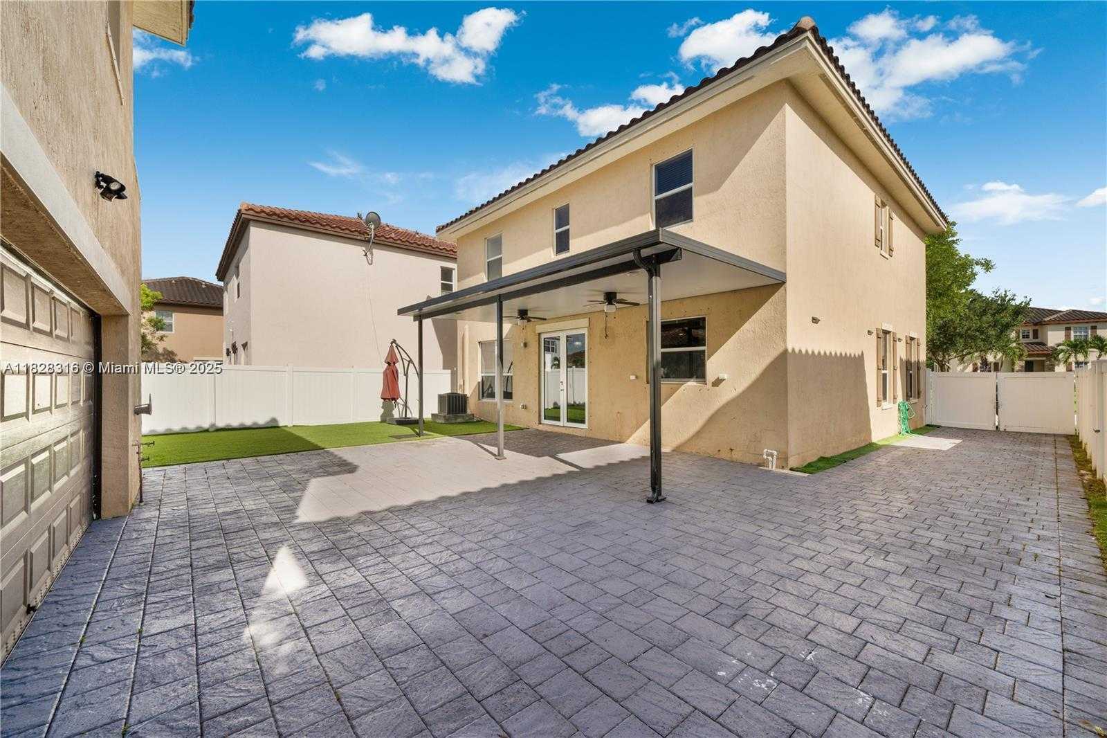 Small Image of 16946 SOUTH WEST 90TH TERR CI, Miami Number 35