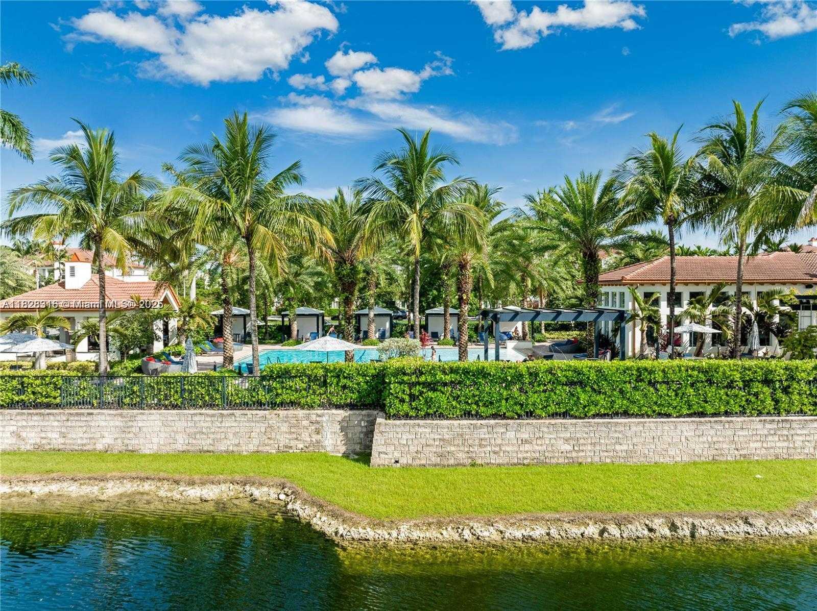 Small Image of 16946 SOUTH WEST 90TH TERR CI, Miami Number 38