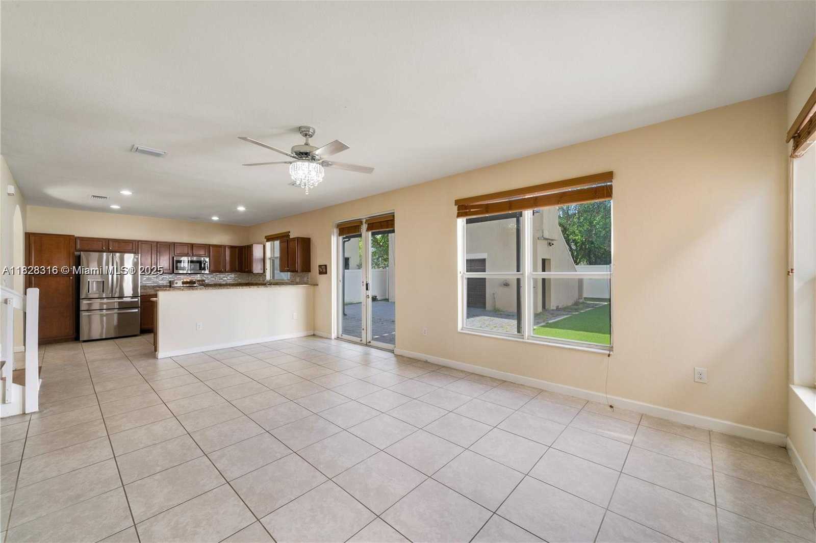 Small Image of 16946 SOUTH WEST 90TH TERR CI, Miami Number 5