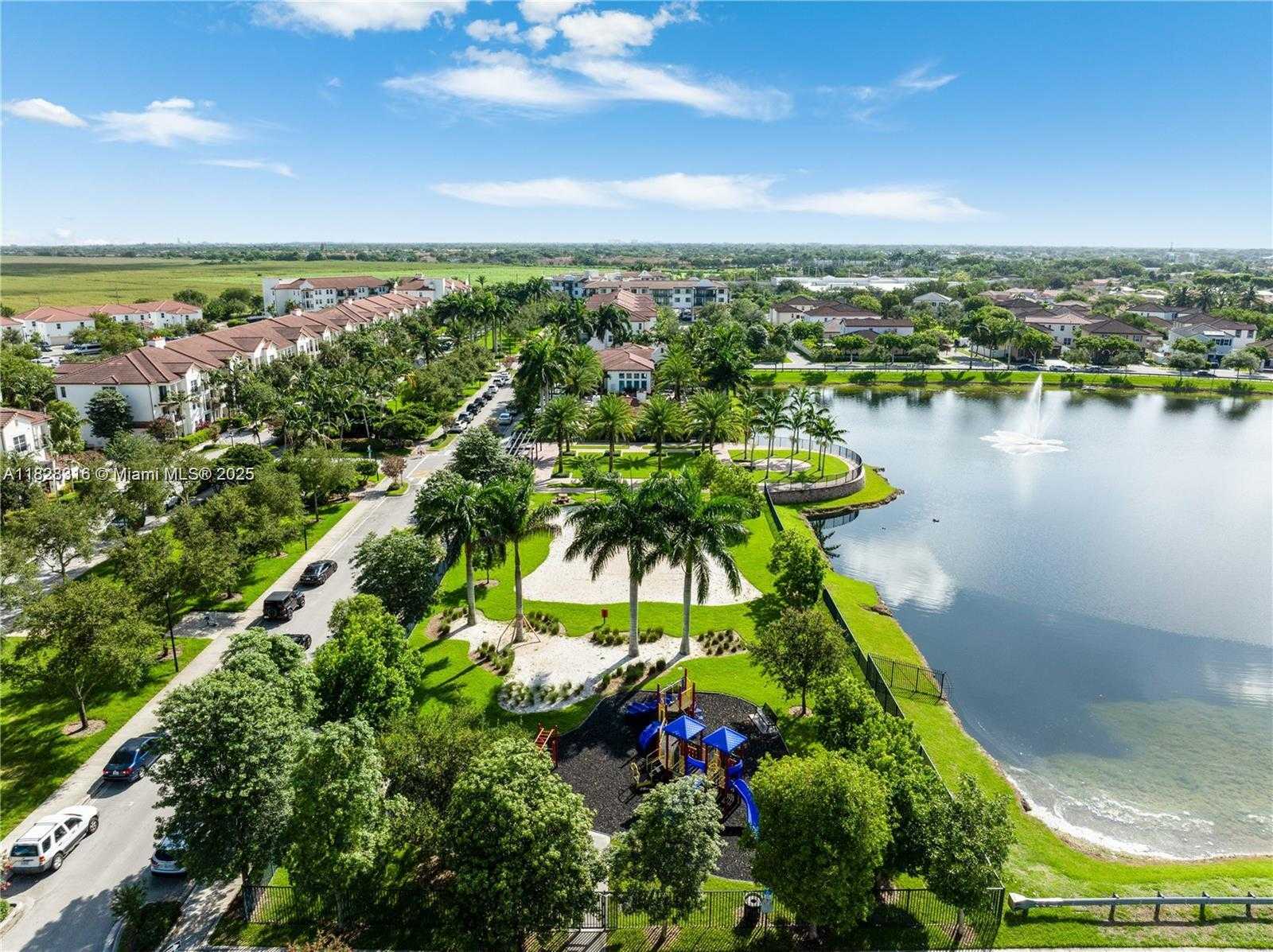 Small Image of 16946 SOUTH WEST 90TH TERR CI, Miami Number 9