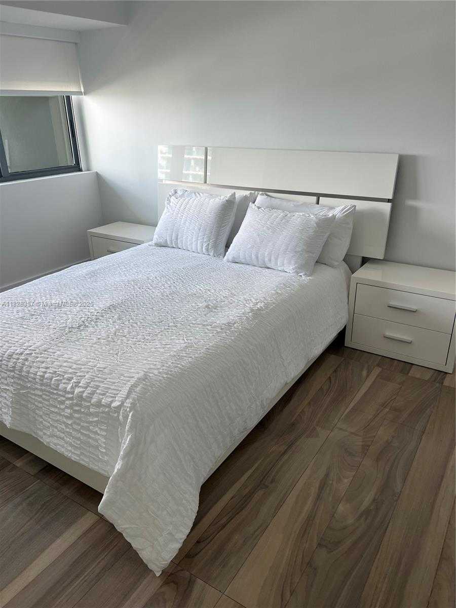 Small Image of 650 NORTH EAST 32ND ST #3705, Miami Number 10