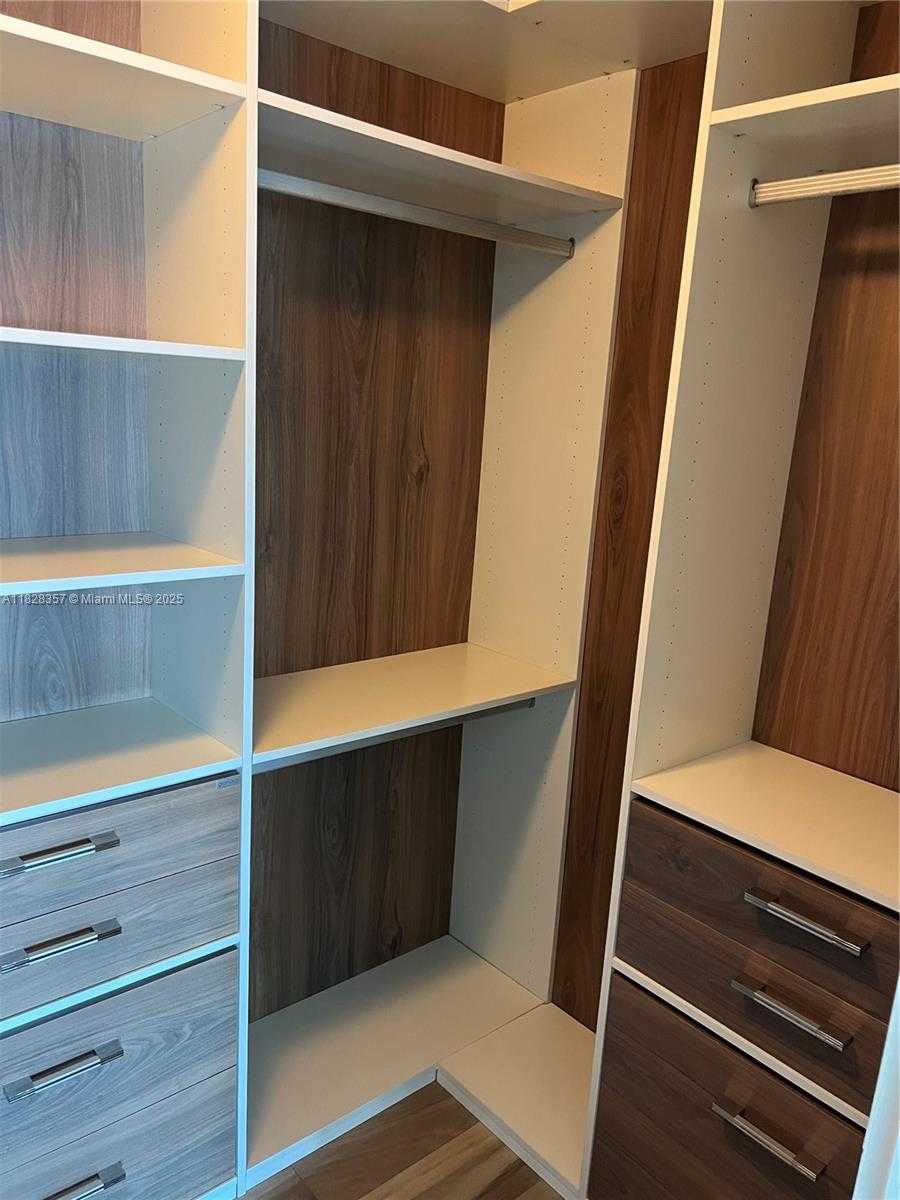Small Image of 650 NORTH EAST 32ND ST #3705, Miami Number 14