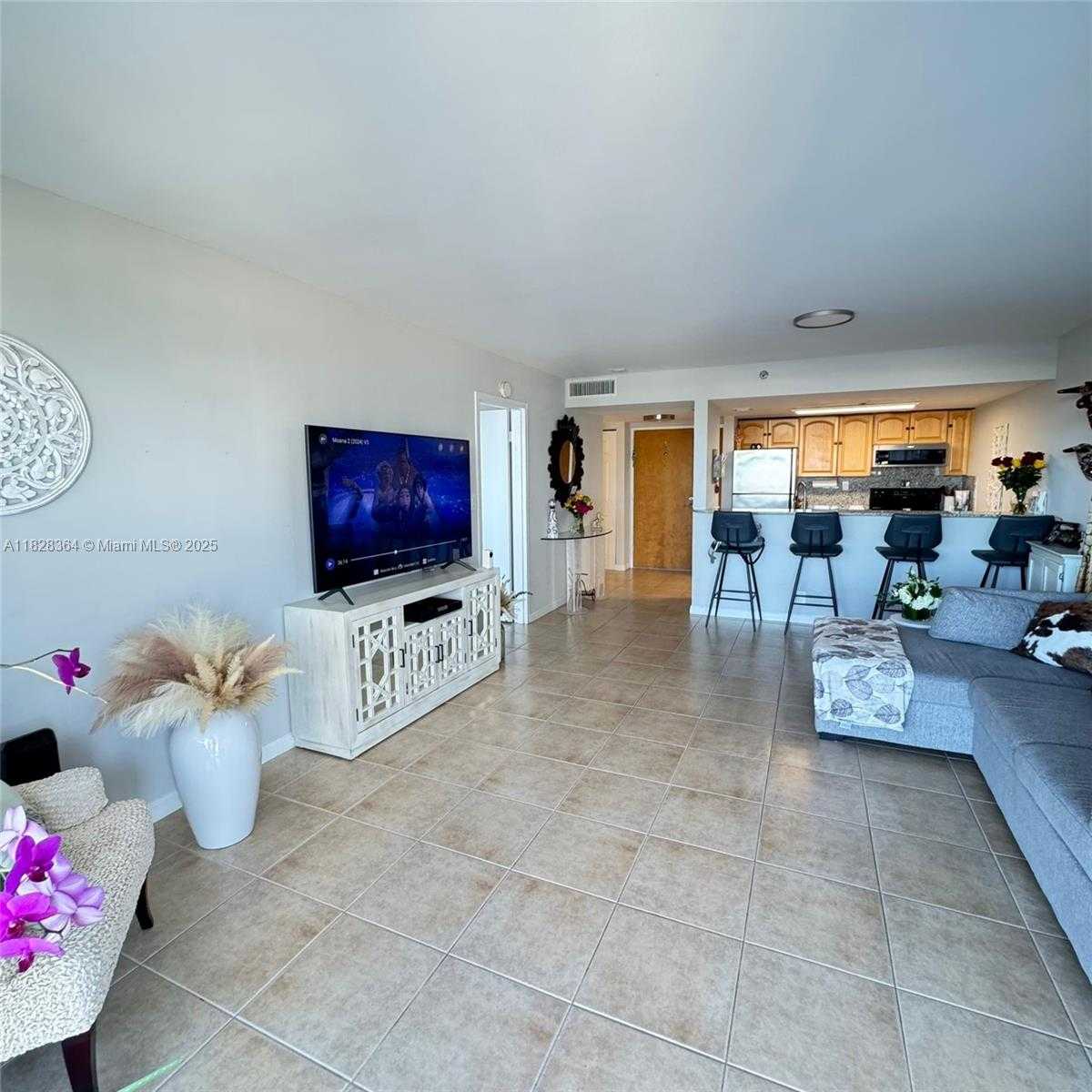 Small Image of 7601 EAST TREASURE DR #512, North Bay Village Number 12