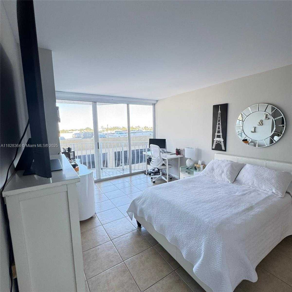 Small Image of 7601 EAST TREASURE DR #512, North Bay Village Number 9