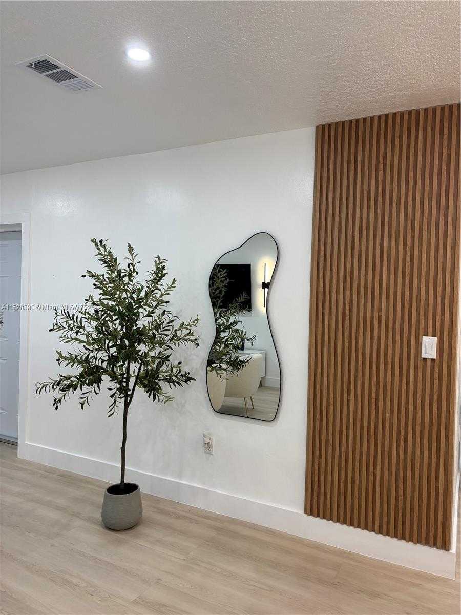 Small Image of 1023 NORTH WEST 19TH AVE, Miami Number 13