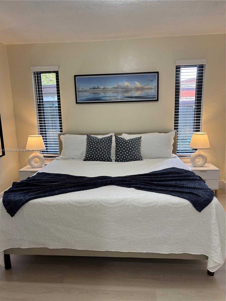 Small Image of 1023 NORTH WEST 19TH AVE, Miami Number 16