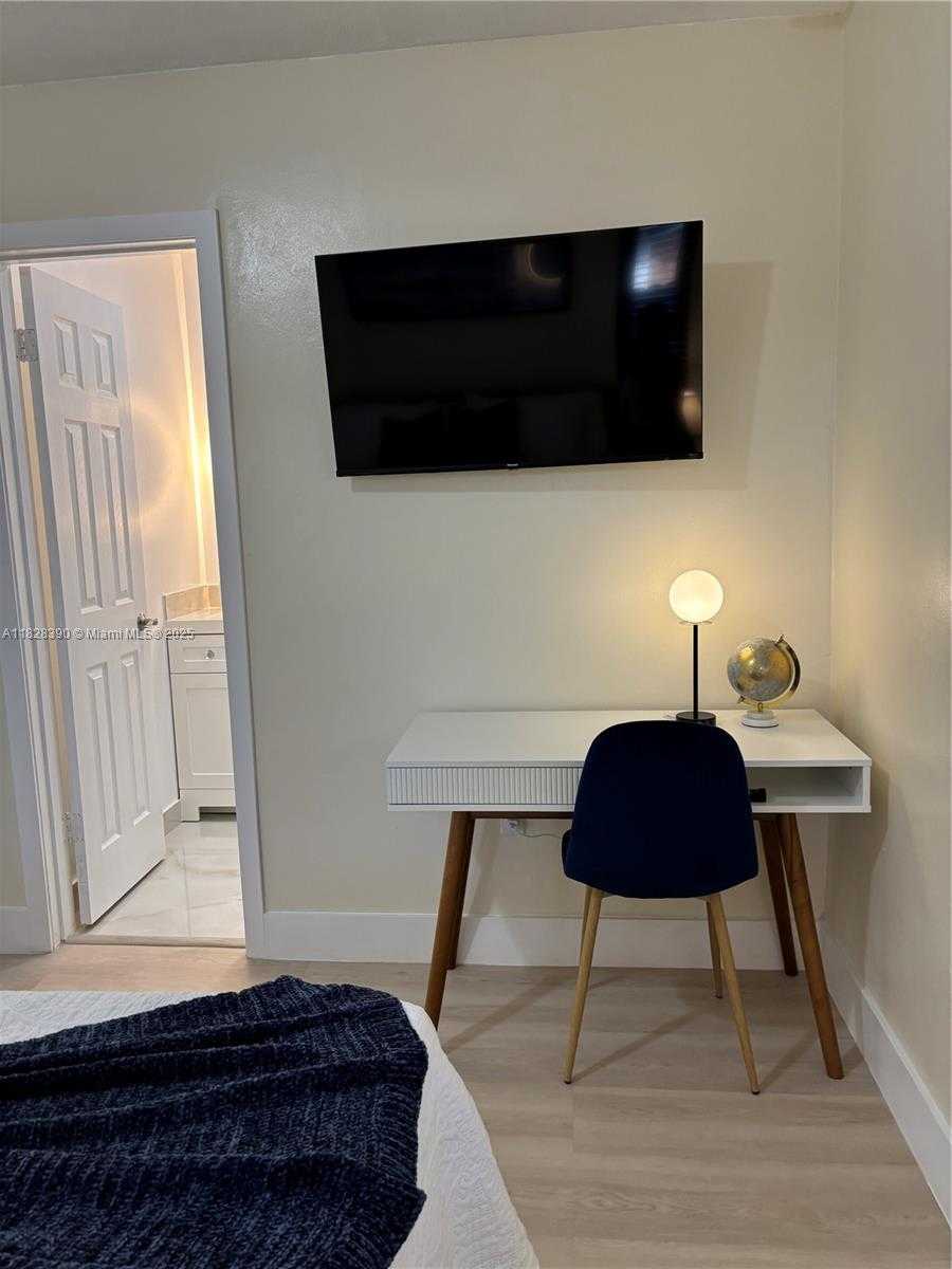 Small Image of 1023 NORTH WEST 19TH AVE, Miami Number 17