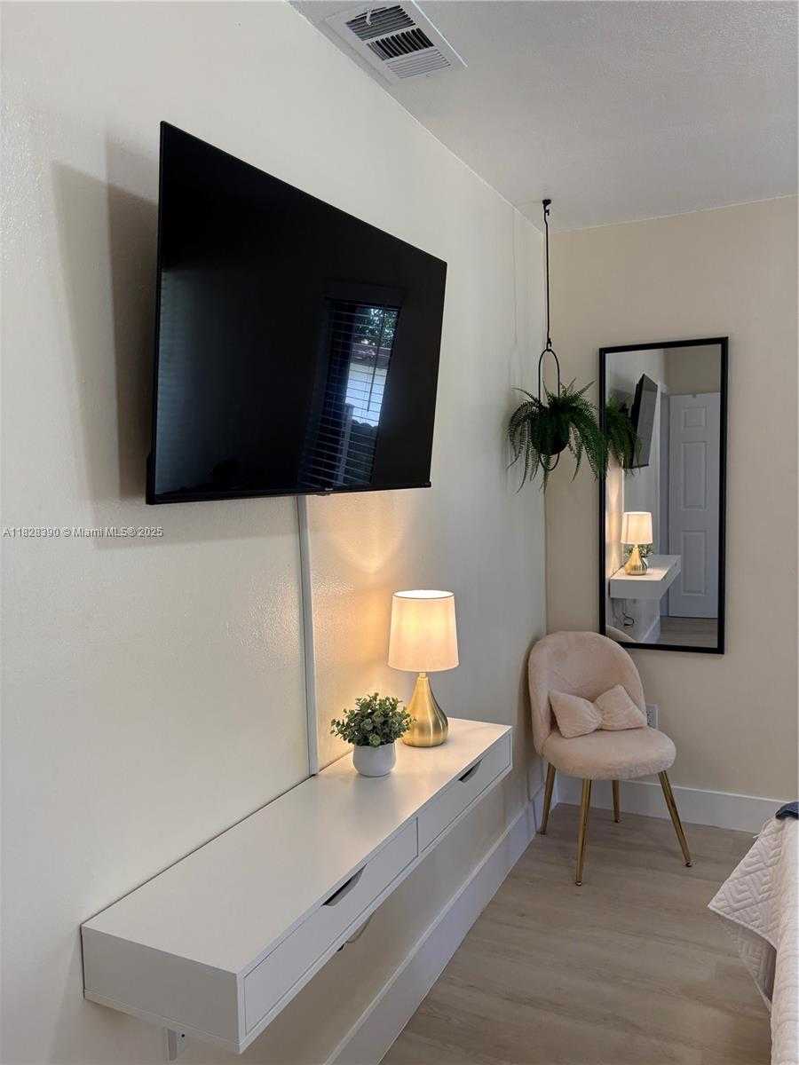 Small Image of 1023 NORTH WEST 19TH AVE, Miami Number 23