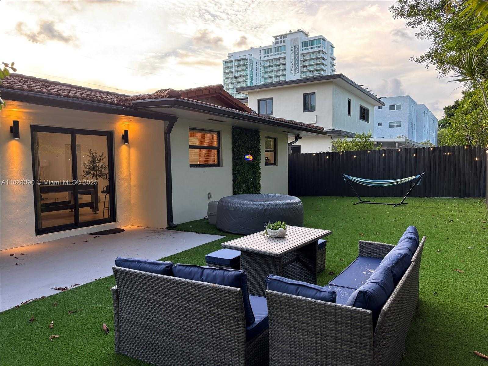 Small Image of 1023 NORTH WEST 19TH AVE, Miami Number 28