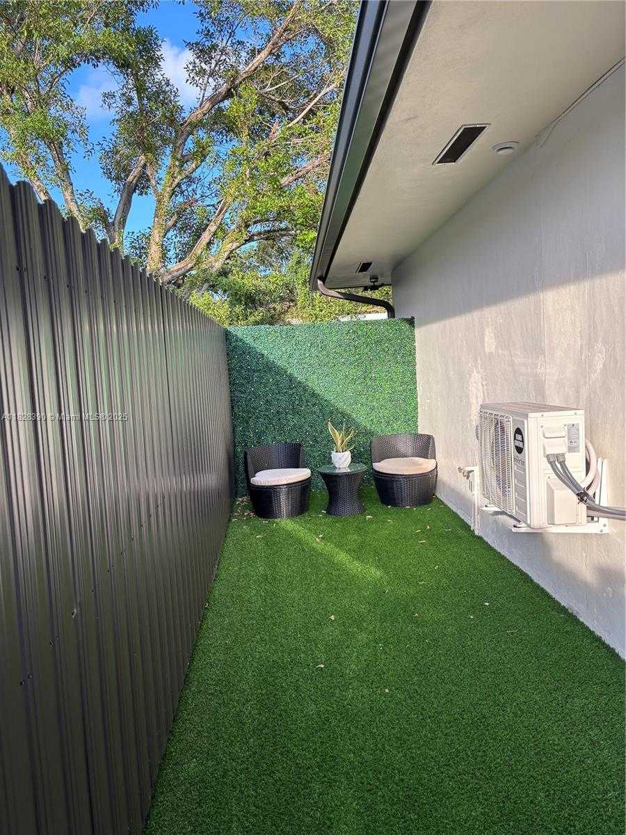 Small Image of 1023 NORTH WEST 19TH AVE, Miami Number 37